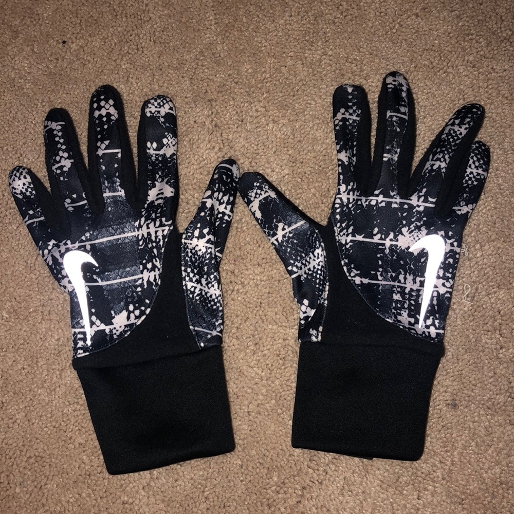 Nike gloves